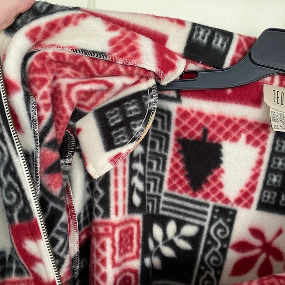 Teddi, Vintage Fleece Fall Leaf Tree Zipper Sweater Jacket, Red, Black, White - Picture 6 of 10